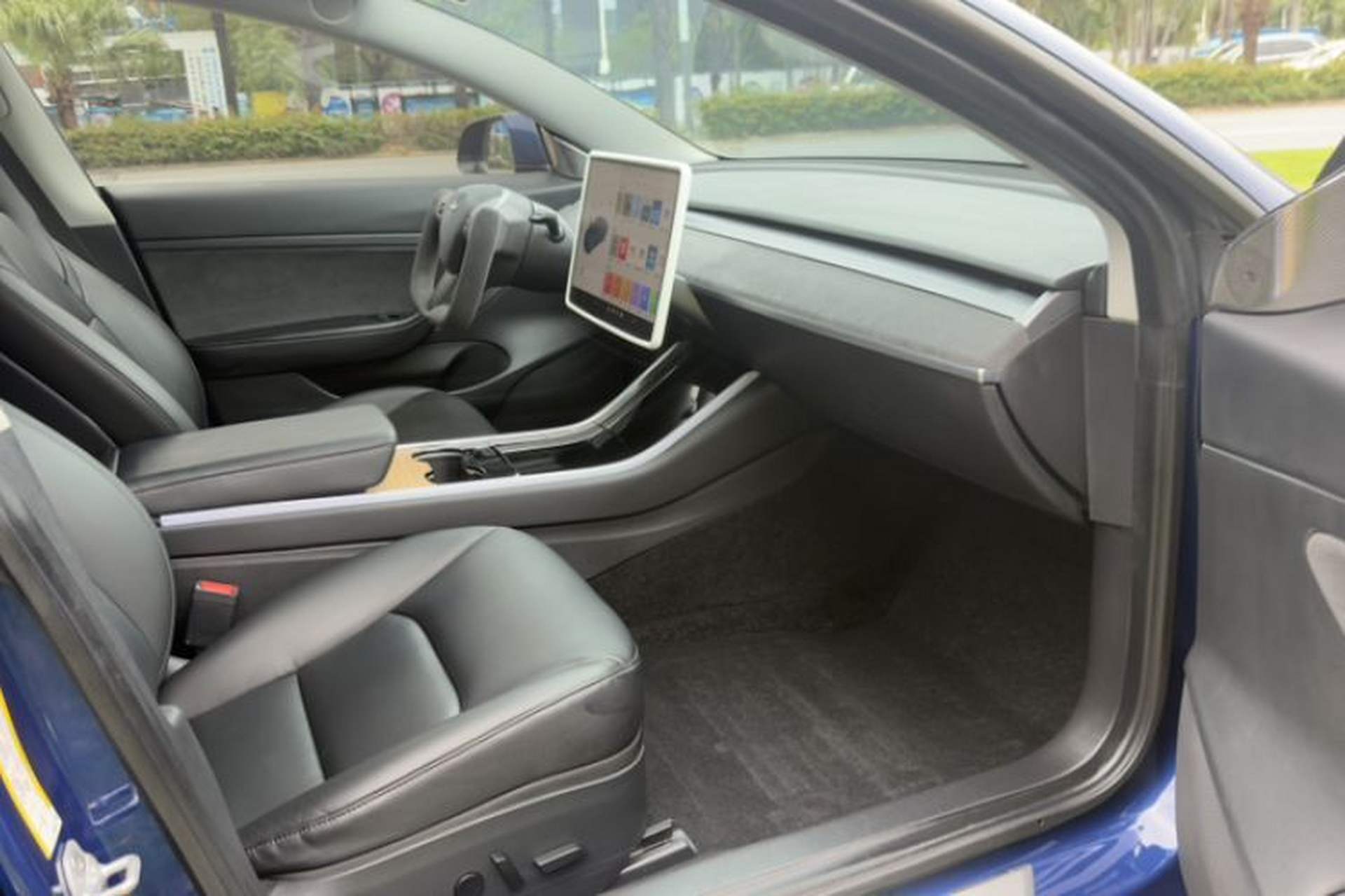 Used Tesla Model 3 2019 Standard Range Rear-Drive Upgraded Version Right Front Seat