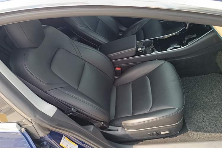 Used Tesla Model 3 2019 Standard Range Rear-Drive Upgraded Version Right Front Seat