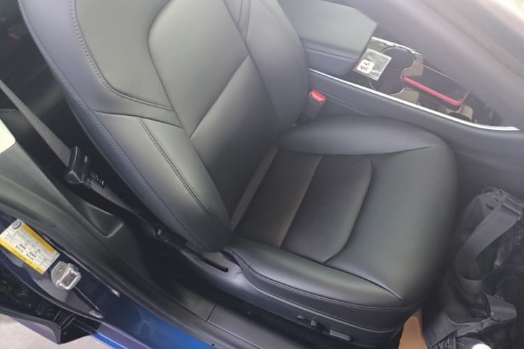 Used Tesla Model 3 2019 Standard Range Rear-Drive Upgraded Version Right Front Seat