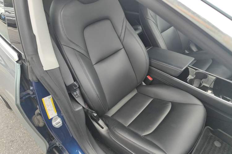 Used Tesla Model 3 2019 Standard Range Rear-Drive Upgraded Version Right Front Seat