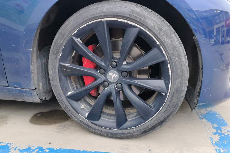 Used Tesla Model 3 2019 Standard Range Rear-Drive Upgraded Version Right Front Wheel Hub