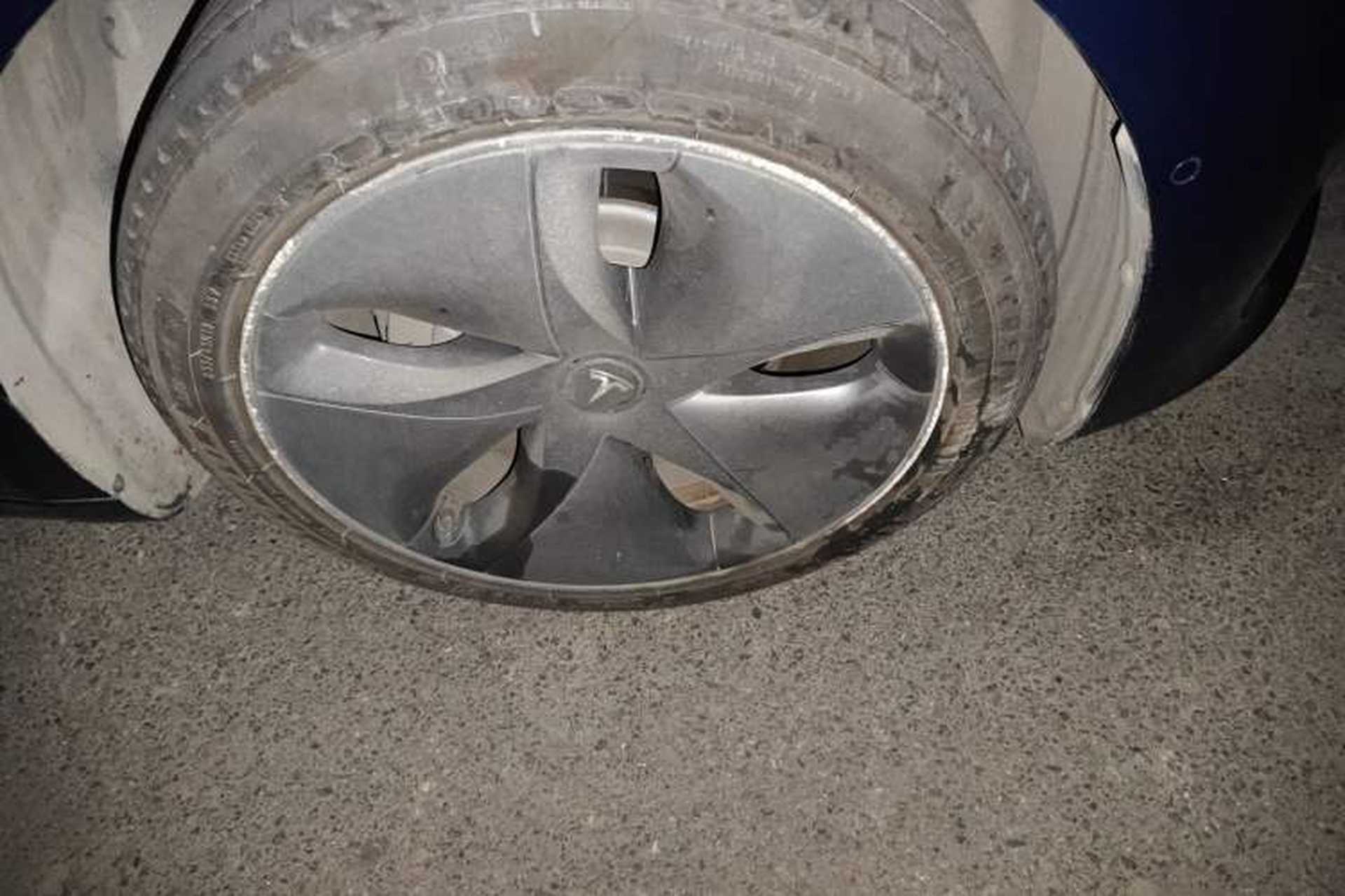 Used Tesla Model 3 2019 Long-Range Rear-Wheel-Drive Version Right Front Wheel Hub