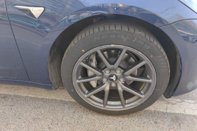 Used Tesla Model 3 2019 Standard Range Rear-Drive Upgraded Version Right Front Wheel Hub