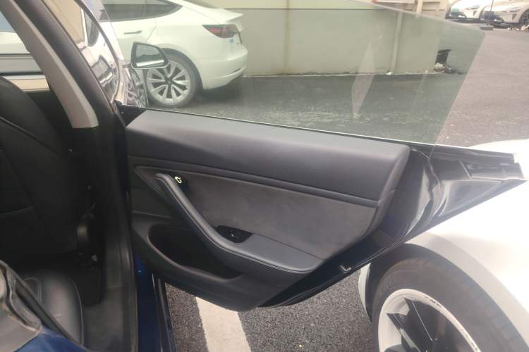 Used Tesla Model 3 2019 Long-Range All-Wheel-Drive Version Right Rear Door Interior