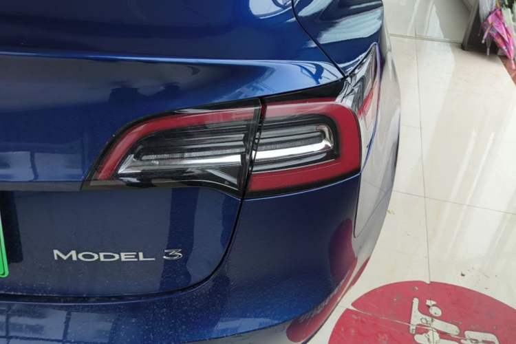 Used Tesla Model 3 2019 Standard Range Rear-Drive Upgraded Version Right Rear Taillight