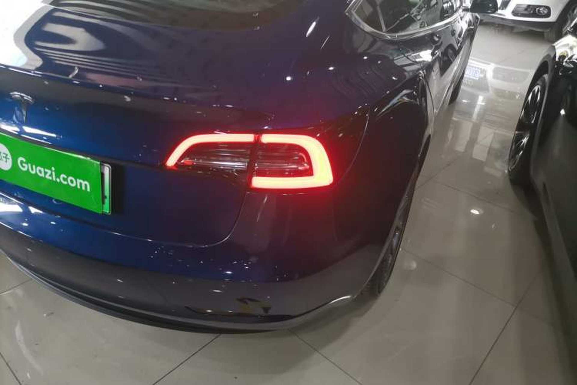 Used Tesla Model 3 2019 Standard Range Rear-Wheel Drive Upgraded Version (52 kWh) Right Rear Taillight
