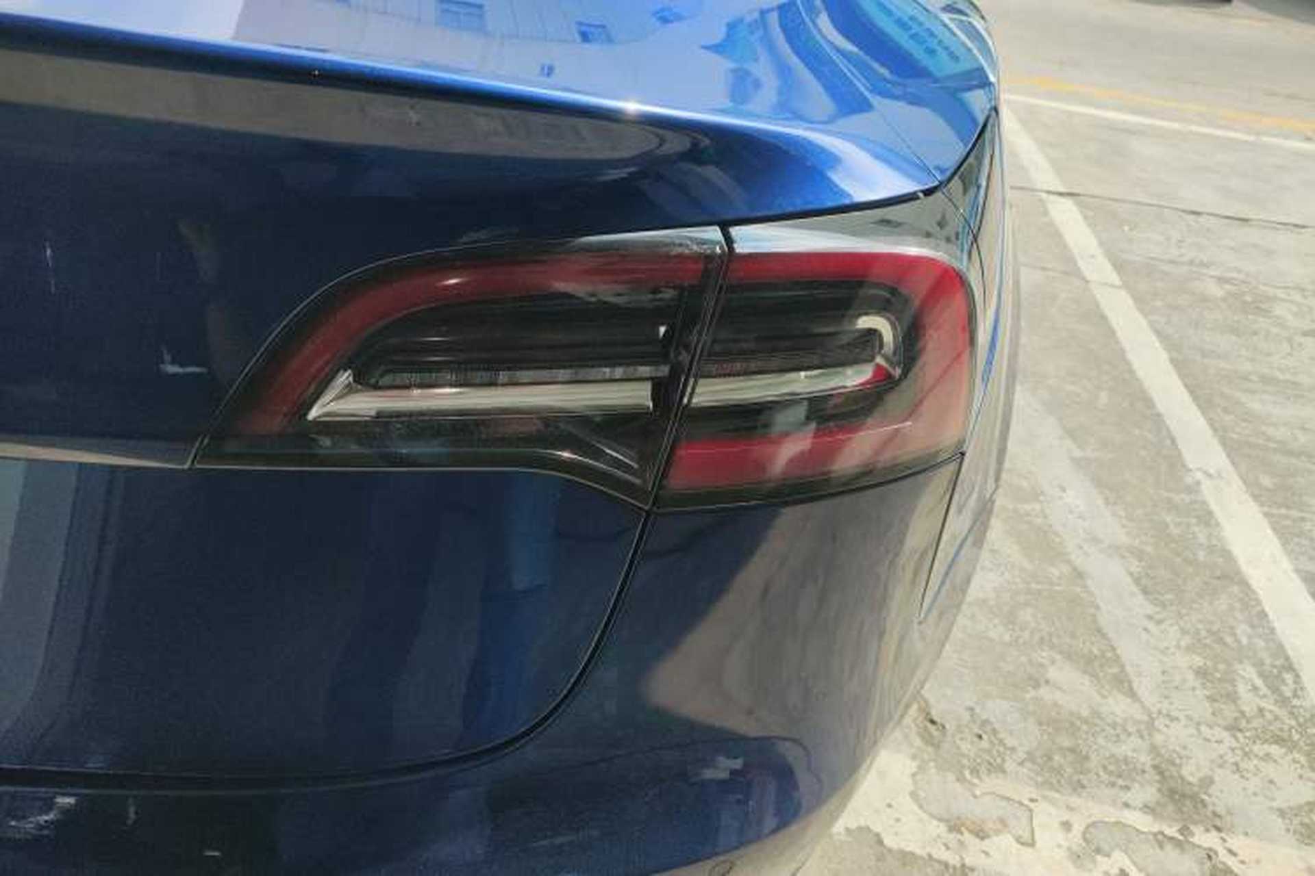 Used Tesla Model 3 2019 Long-Range Rear-Wheel-Drive Version Right Rear Taillight