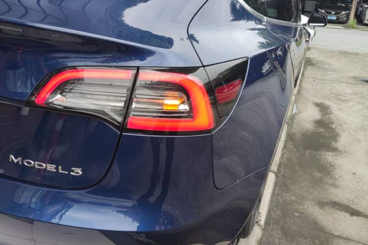 Used Tesla Model 3 2019 Long-Range Rear-Wheel-Drive Version Right Rear Taillight