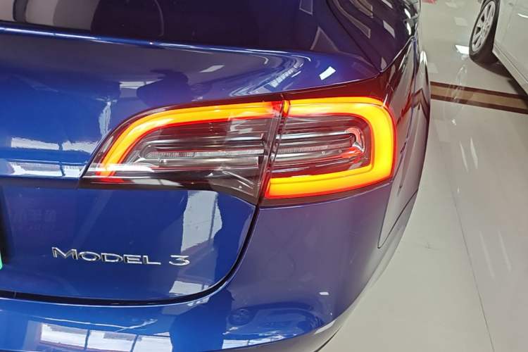 Used Tesla Model 3 2019 Standard Range Rear-Drive Upgraded Version Right Rear Taillight