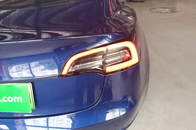 Used Tesla Model 3 2019 Long-Range Rear-Wheel-Drive Version Right Rear Taillight