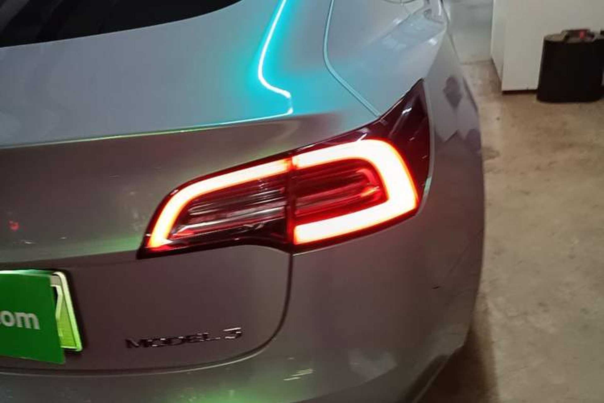 Used Tesla Model 3 2019 Standard Range Rear-Drive Upgraded Version Right Rear Taillight