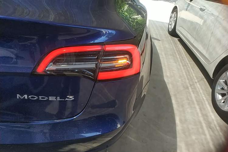 Used Tesla Model 3 2019 Standard Range Rear-Drive Upgraded Version Right Rear Taillight