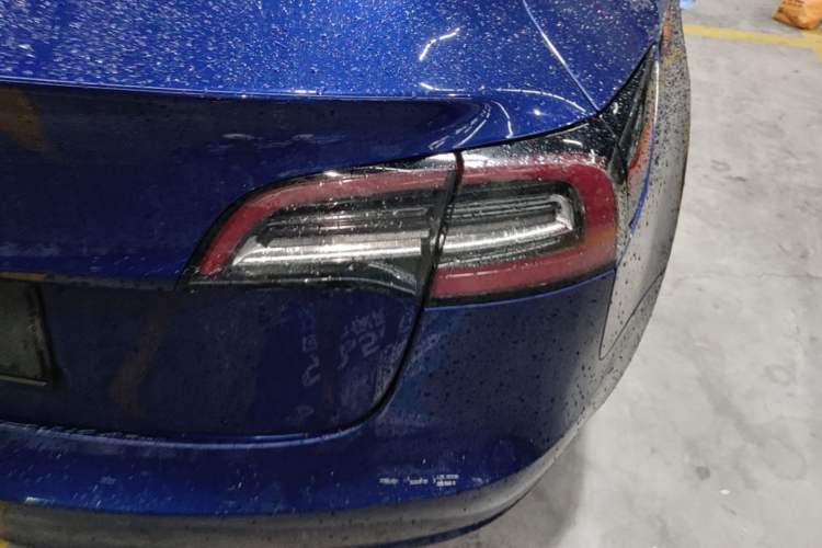 Used Tesla Model 3 2019 Long-Range Rear-Wheel-Drive Version Right Rear Taillight