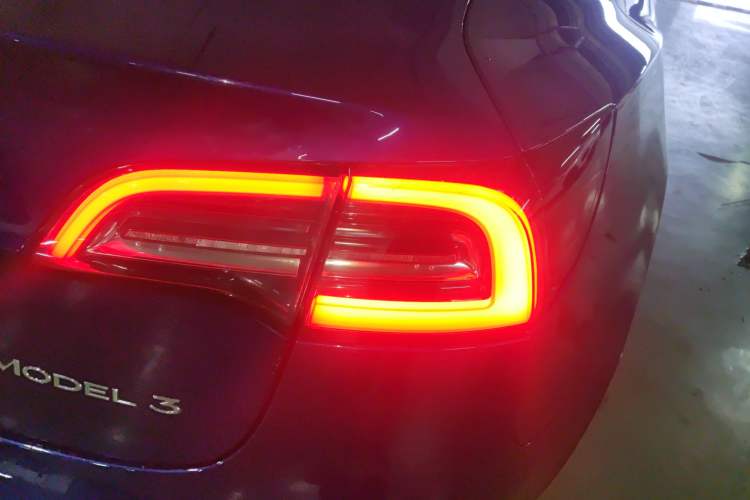 Used Tesla Model 3 2019 Standard Range Rear-Drive Upgraded Version Right Rear Taillight