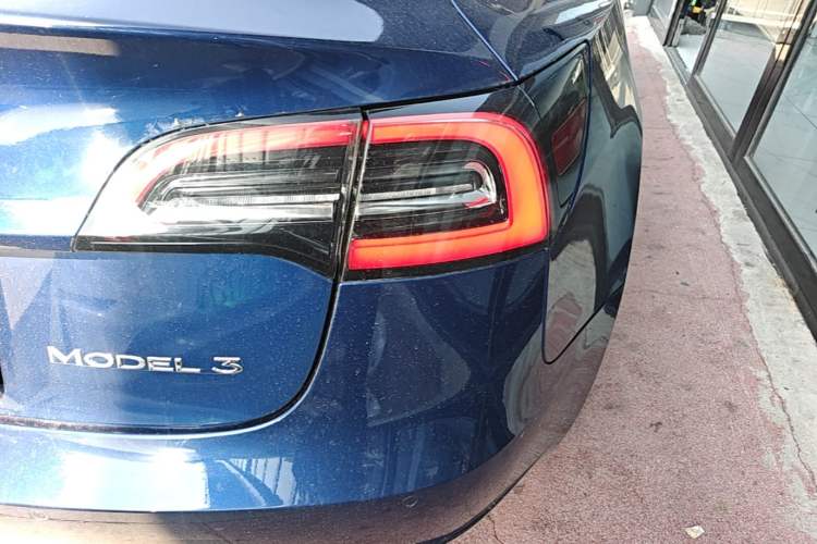 Used Tesla Model 3 2019 Standard Range Rear-Drive Upgraded Version Right Rear Taillight