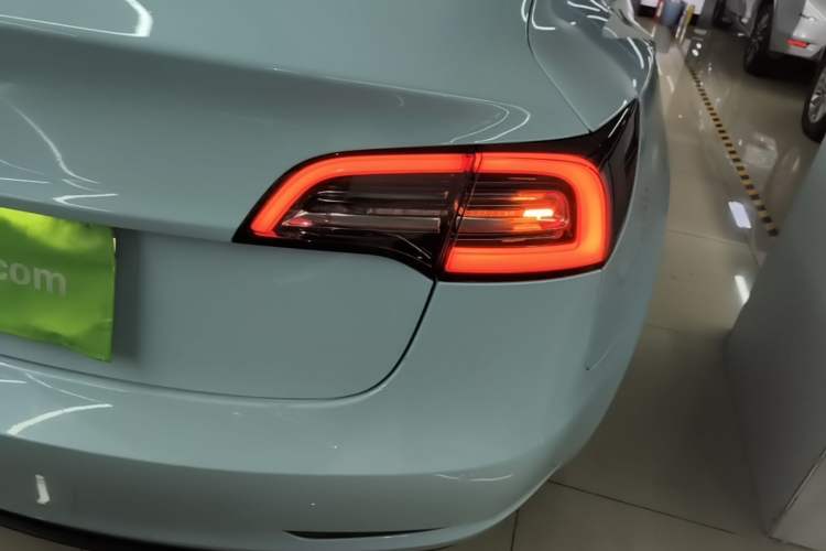Used Tesla Model 3 2019 Long-Range Rear-Wheel-Drive Version Right Rear Taillight