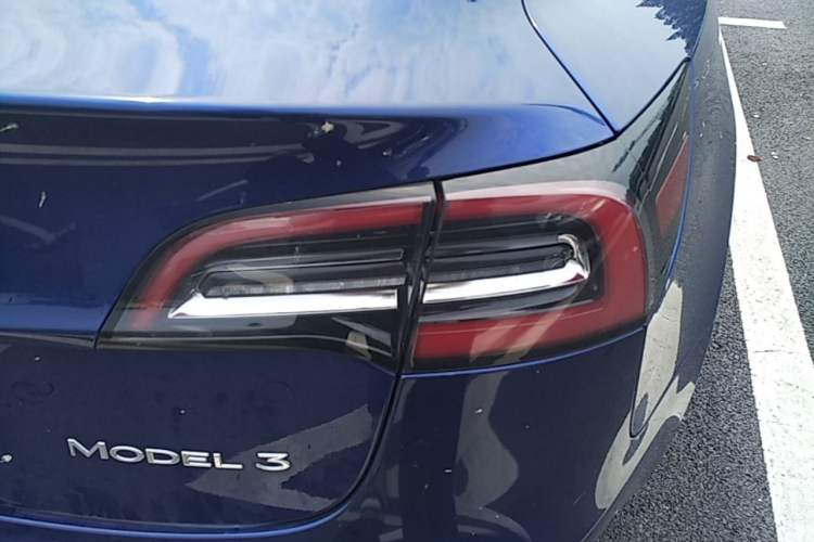 Used Tesla Model 3 2019 Standard Range Rear-Drive Upgraded Version Right Rear Taillight