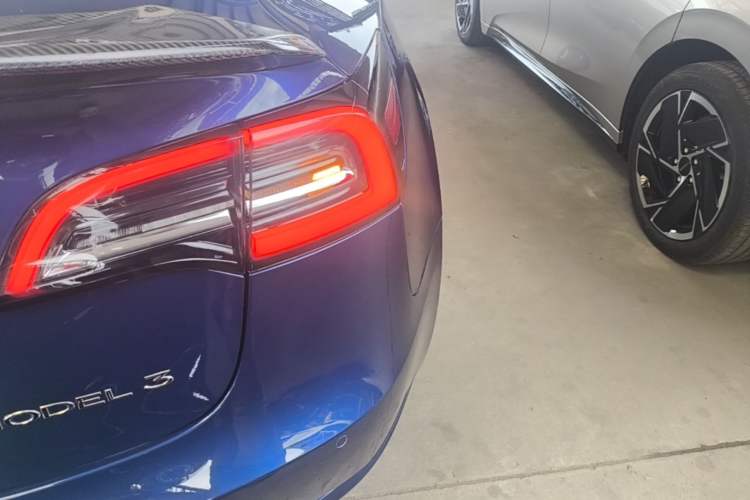 Used Tesla Model 3 2019 Standard Range Rear-Drive Upgraded Version Right Rear Taillight