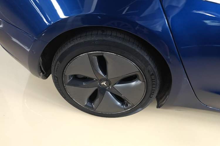 Used Tesla Model 3 2019 Long-Range Rear-Wheel-Drive Version Right Rear Wheel Hub