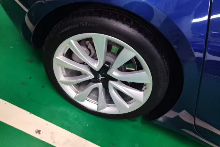Used Tesla Model 3 2019 Standard Range Rear-Drive Upgraded Version Right Rear Wheel Hub