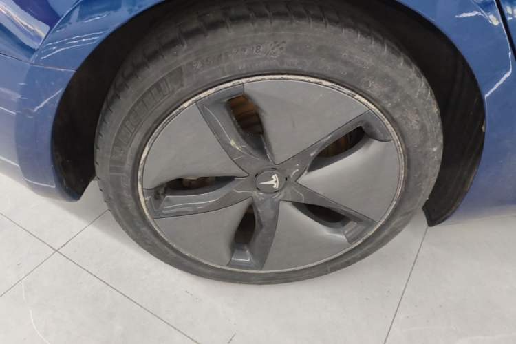 Used Tesla Model 3 2019 Long-Range Rear-Wheel-Drive Version Right Rear Wheel Hub