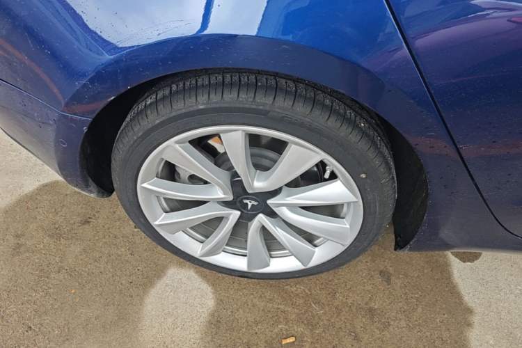 Used Tesla Model 3 2019 Standard Range Rear-Drive Upgraded Version Right Rear Wheel Hub