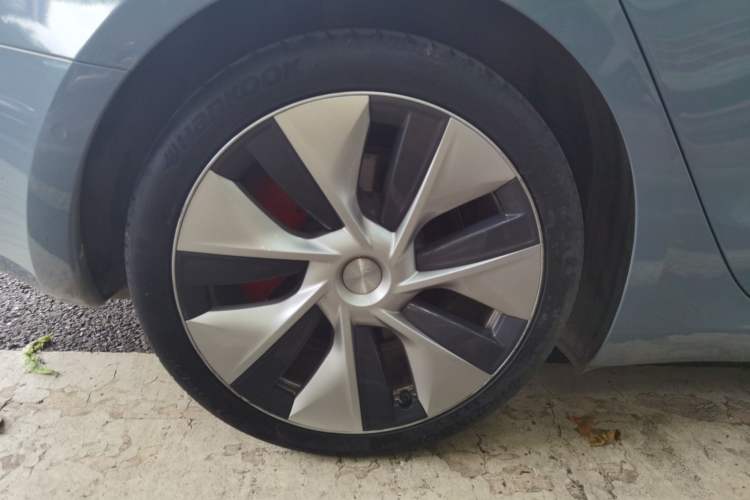 Used Tesla Model 3 2019 Performance High-Performance All-Wheel-Drive Version Right Rear Wheel Hub