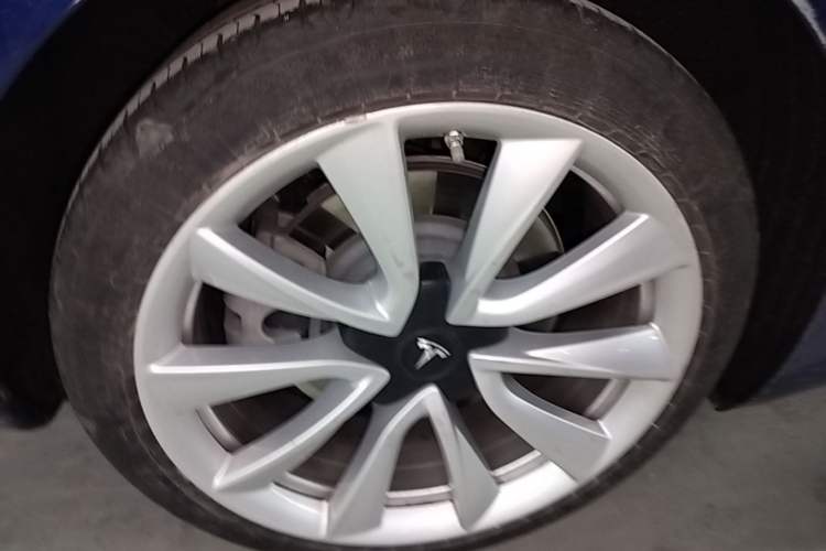 Used Tesla Model 3 2019 Standard Range Rear-Drive Upgraded Version Right Rear Wheel Hub