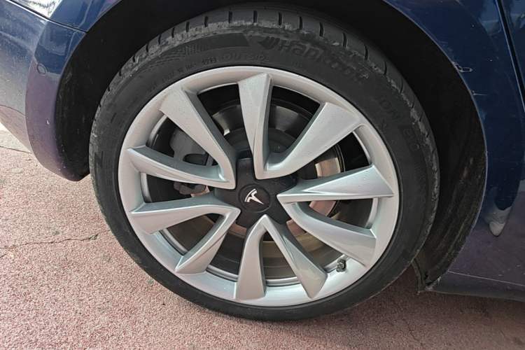 Used Tesla Model 3 2019 Standard Range Rear-Drive Upgraded Version Right Rear Wheel Hub