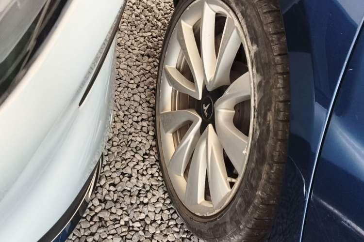 Used Tesla Model 3 2019 Standard Range Rear-Drive Upgraded Version Right Rear Wheel Hub