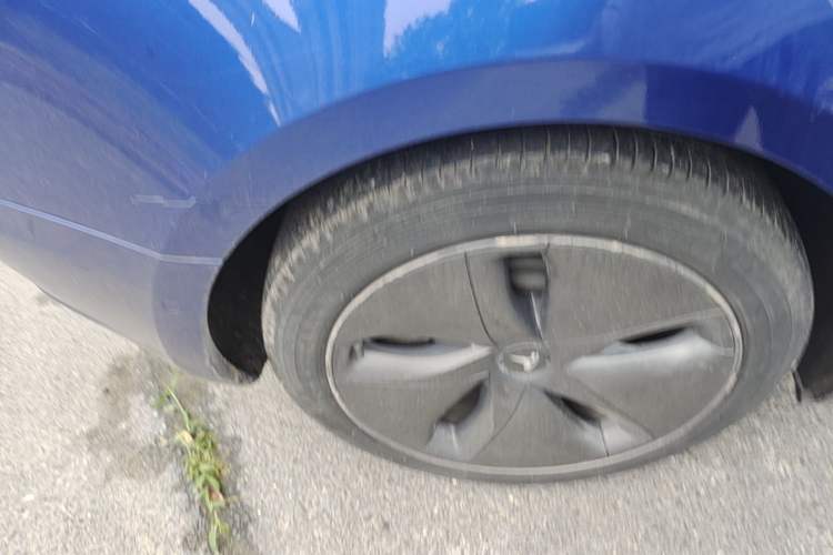 Used Tesla Model 3 2019 Standard Range Rear-Wheel Drive Upgraded Version (60 kWh) Right Rear Wheel Hub