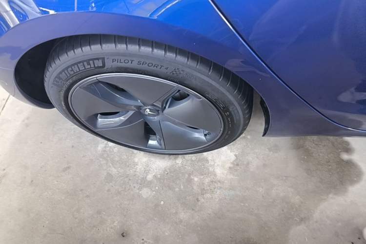 Used Tesla Model 3 2019 Standard Range Rear-Drive Upgraded Version Right Rear Wheel Hub