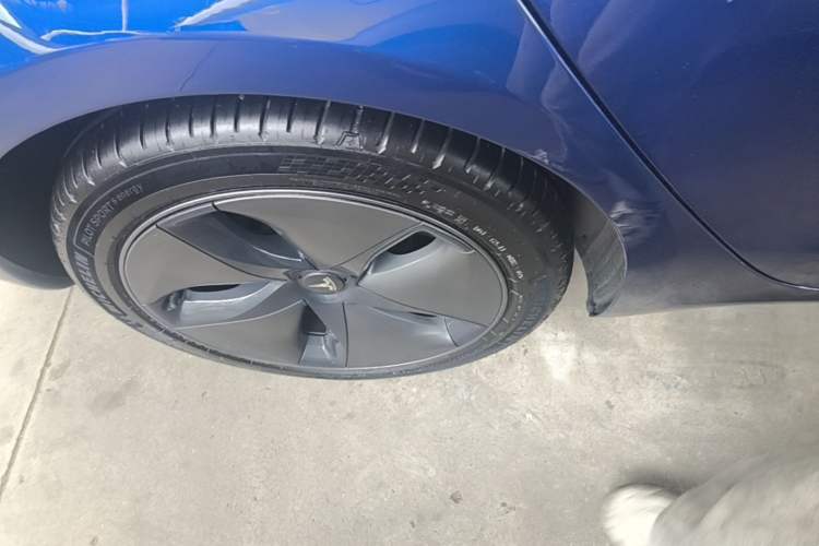 Used Tesla Model 3 2019 Standard Range Rear-Drive Upgraded Version Right Rear Wheel Hub