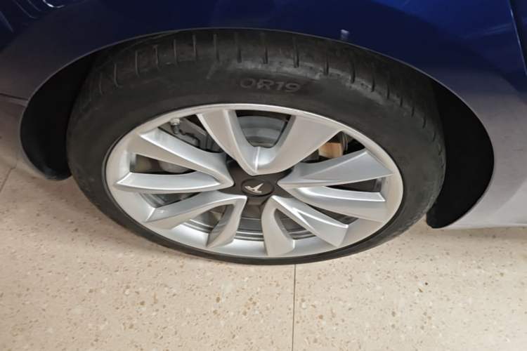 Used Tesla Model 3 2019 Standard Range Rear-Drive Upgraded Version Right Rear Wheel Hub