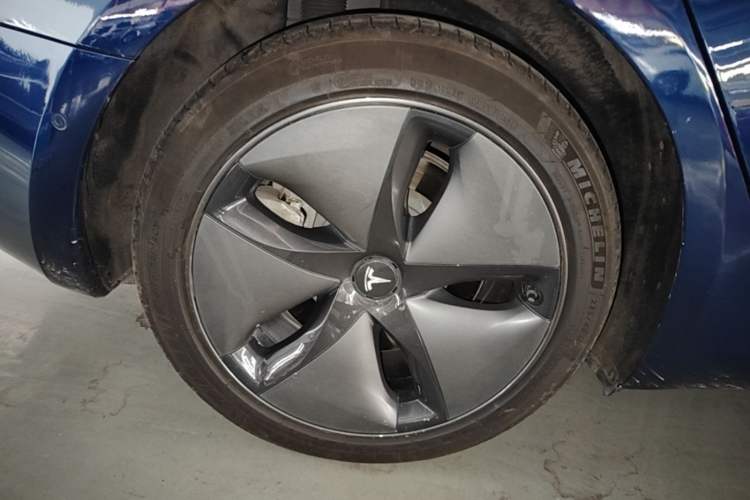 Used Tesla Model 3 2019 Standard Range Rear-Drive Upgraded Version Right Rear Wheel Hub