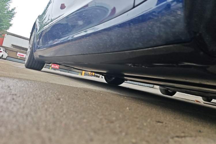 Used Tesla Model 3 2019 Standard Range Rear-Drive Upgraded Version Right Side Sill