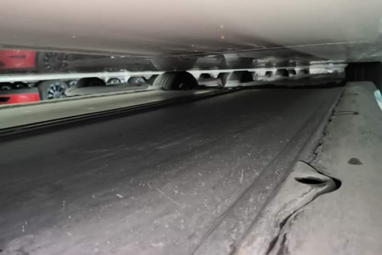 Used Tesla Model 3 2019 Long-Range Rear-Wheel-Drive Version Right Side Sill