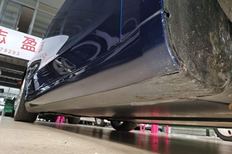 Used Tesla Model 3 2019 Standard Range Rear-Drive Upgraded Version Right Side Sill