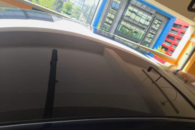 Used Tesla Model 3 2019 Long-Range Rear-Wheel-Drive Version Roof