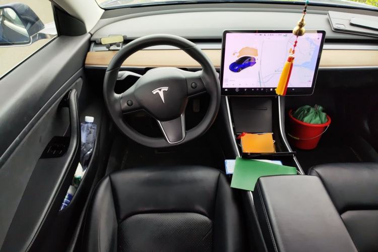 Used Tesla Model 3 2019 Long-Range All-Wheel-Drive Version Steering Wheel