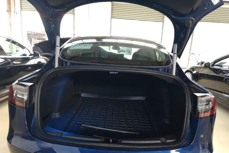 Used Tesla Model 3 2019 Long-Range Rear-Wheel-Drive Version Trunk