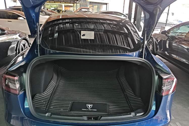 Used Tesla Model 3 2019 Standard Range Rear-Drive Upgraded Version Trunk