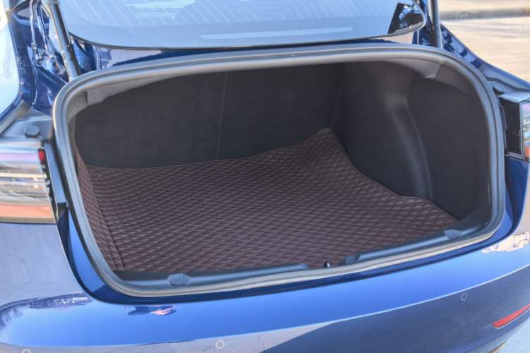 Used Tesla Model 3 2019 Standard Range Rear-Drive Upgraded Version Trunk