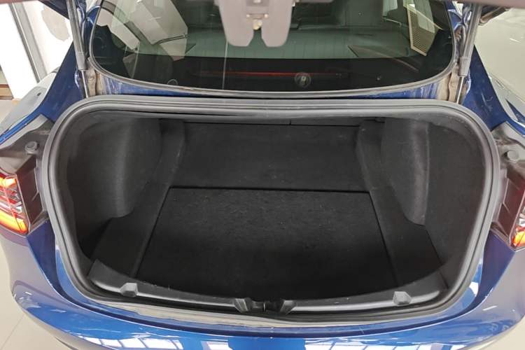 Used Tesla Model 3 2019 Standard Range Rear-Drive Upgraded Version Trunk