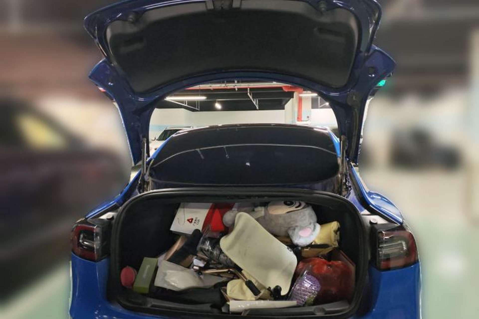 Used Tesla Model 3 2019 Long-Range All-Wheel-Drive Version Trunk