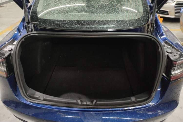 Used Tesla Model 3 2019 Long-Range Rear-Wheel-Drive Version Trunk