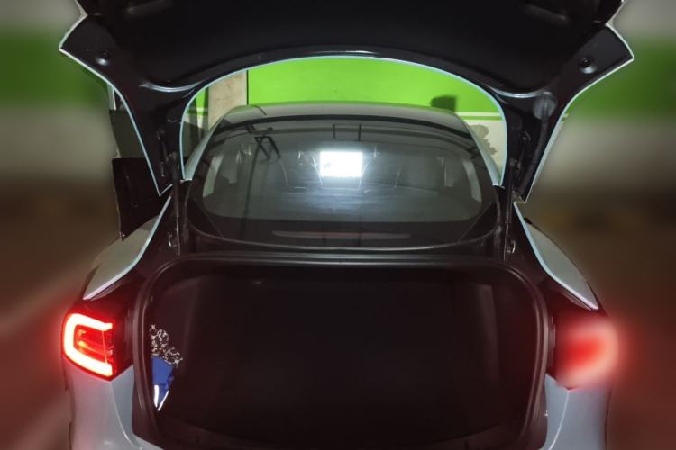 Used Tesla Model 3 2019 Long-Range Rear-Wheel-Drive Version Trunk