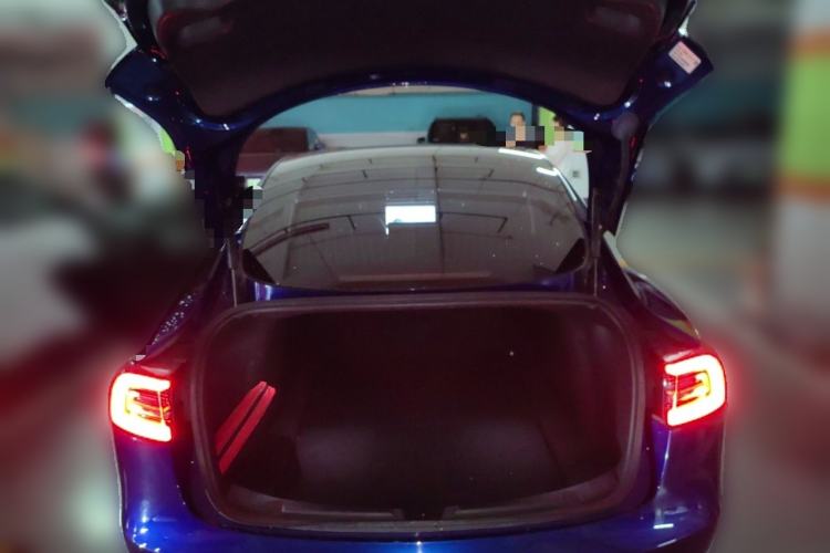 Used Tesla Model 3 2019 Long-Range All-Wheel-Drive Version Trunk
