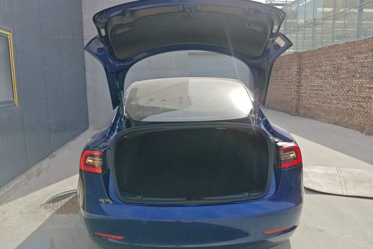 Used Tesla Model 3 2019 Long-Range All-Wheel-Drive Version Trunk