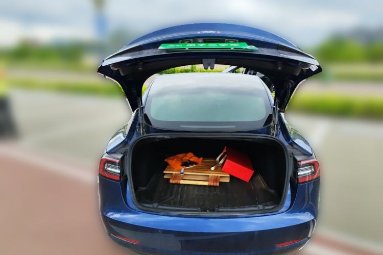 Used Tesla Model 3 2019 Long-Range All-Wheel-Drive Version Trunk